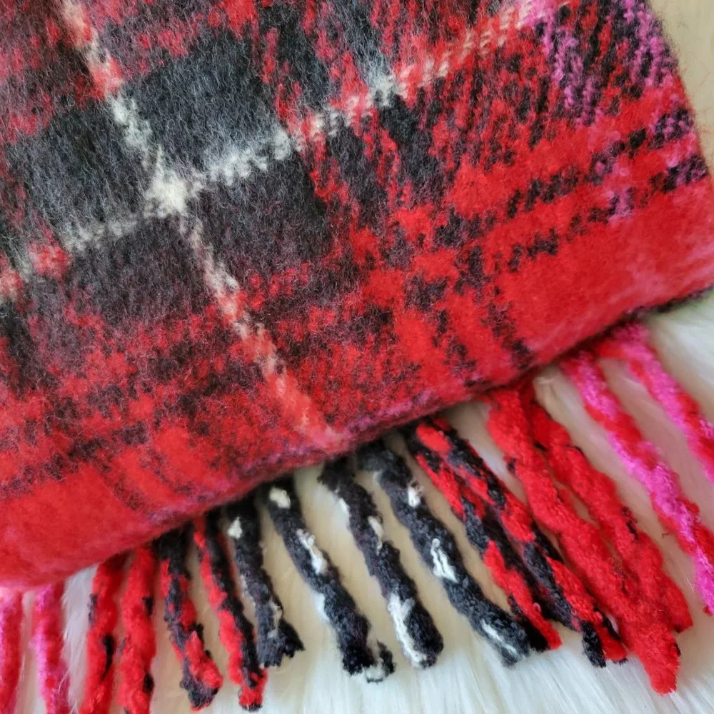 Victoria's Secret Hat and Scarf Set